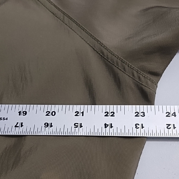 Reversible Green Trench Coat with Pockets Belt Accent can be Removed & Reversed - Picture 7 of 13